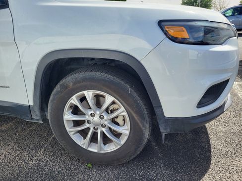 Used 2022 Jeep Cherokee Latitude Lux w/ Mopar Interior Package AWD/4WD image 15