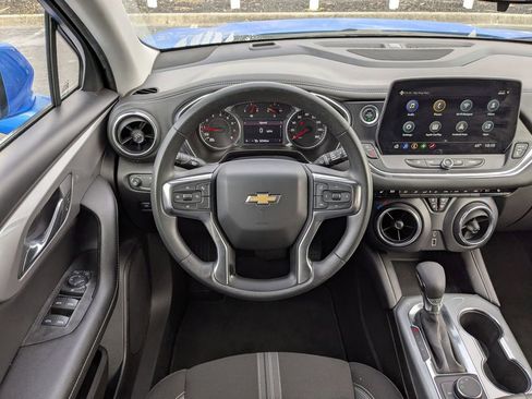 Used 2025 Chevrolet Blazer LT image 17