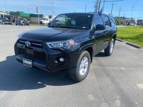 Used 2022 Toyota 4Runner SR5 RWD image 3