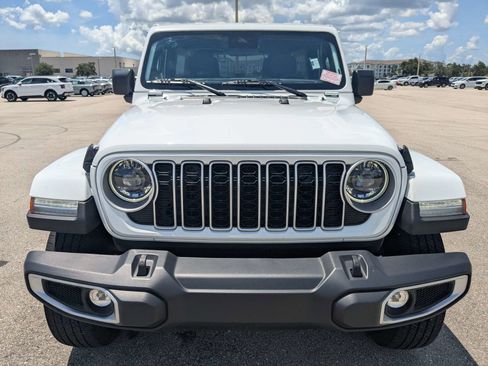 Used 2025 Jeep Wrangler Unlimited Sahara AWD/4WD image 3