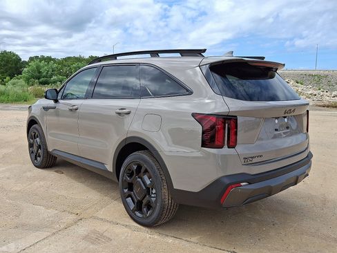 New 2025 Kia Sorento X-Line EX image 4