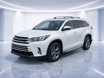 Used 2017 Toyota Highlander Limited Platinum