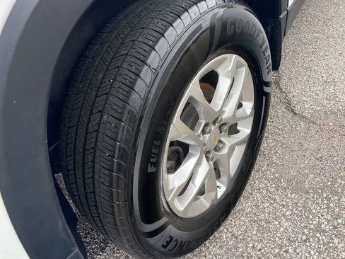 Used 2020 Chevrolet Traverse LS FWD image 16