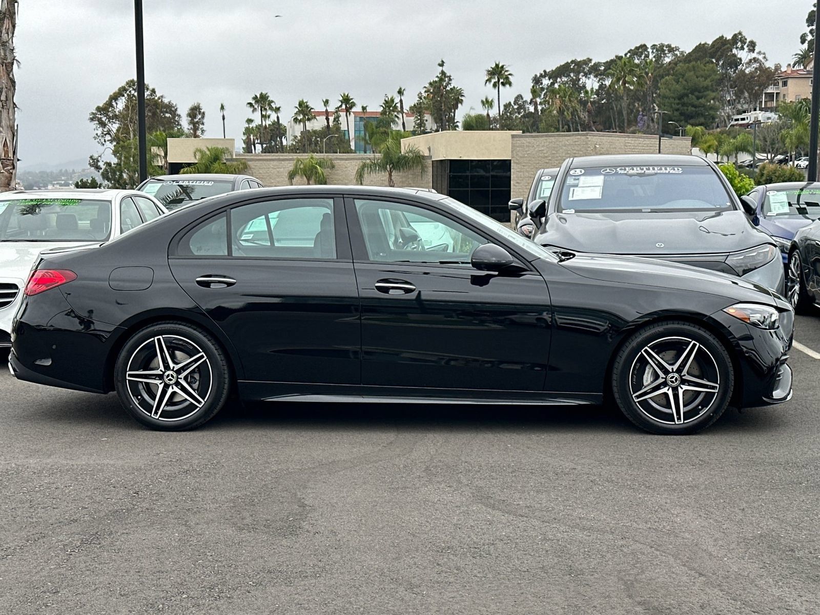 Used 2025 Mercedes-Benz C 300 4MATIC Sedan image 2