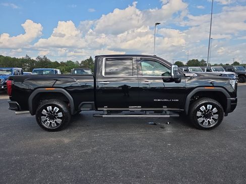 Used 2025 GMC Sierra 3500 Denali w/ Denali Reserve Package AWD/4WD image 9