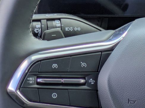 New 2026 Chevrolet Equinox LT w/ Convenience Package II FWD image 19