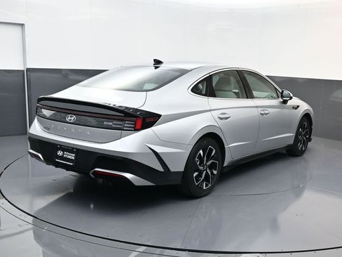 Certified 2025 Hyundai Sonata SEL image 3