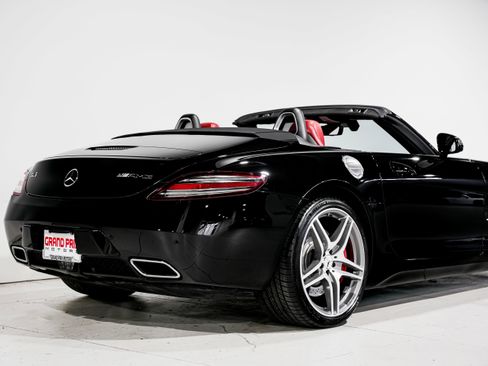 Used 2012 Mercedes-Benz SLS AMG Roadster image 32