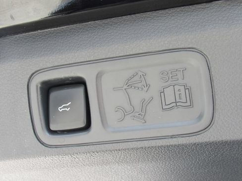 Used 2023 Lincoln Navigator Reserve AWD/4WD image 7