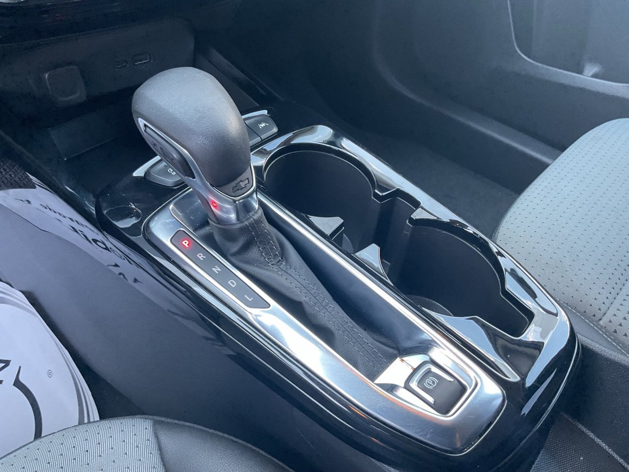 Used 2025 Chevrolet Trax LT FWD image 19