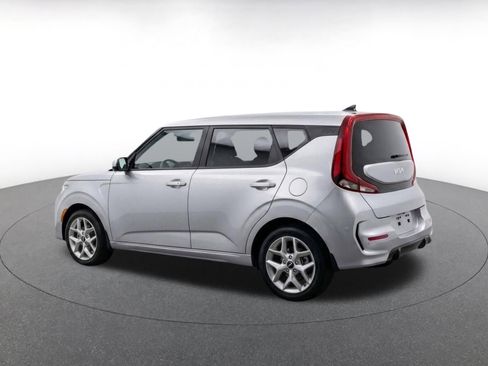 Used 2025 Kia Soul LX w/ LX Technology Package FWD image 6