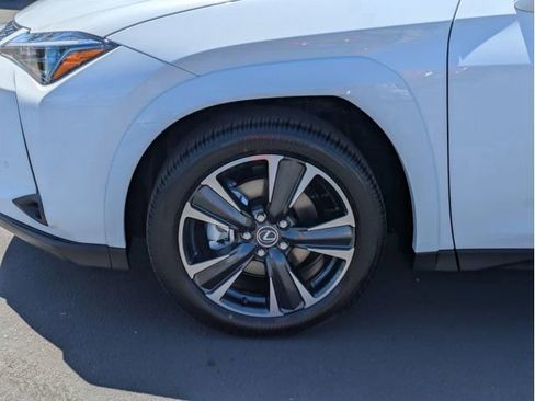 New 2026 Lexus UX 300h FWD image 9