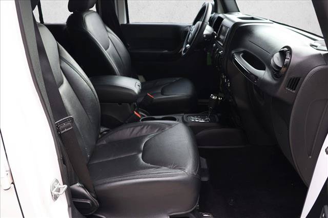 Used 2015 Jeep Wrangler Unlimited Sahara AWD/4WD image 24