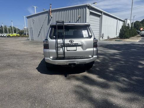 Used 2023 Toyota 4Runner SR5 Premium w/ Moonroof Package AWD/4WD image 6