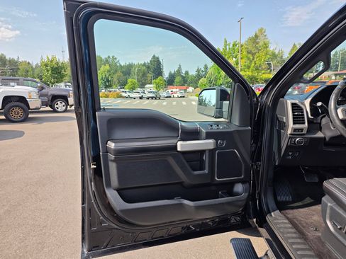 Used 2018 Ford F150 Lariat w/ Equipment Group 502A Luxury AWD/4WD image 23