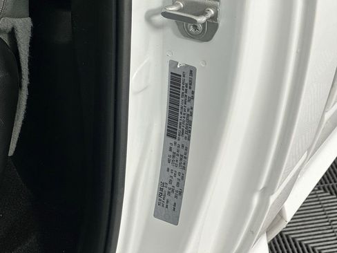 Used 2018 RAM 2500 Tradesman w/ Chrome Appearance Group image 27