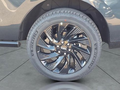 New 2025 Lincoln Navigator Reserve w/ Jet Appearance Package image 4