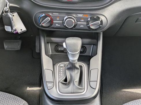 Certified 2025 Kia Soul LX w/ LX Technology Package FWD image 18