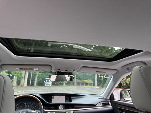 Used 2018 Lexus ES 350 w/ Luxury Package w/Wood Trim FWD image 6