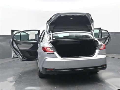 Used 2025 Toyota Camry LE image 36