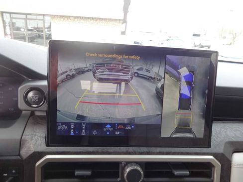 Used 2024 Toyota Tacoma Limited w/ Limited Package (LT) image 28