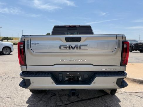 Used 2024 GMC Sierra 2500 Denali Ultimate AWD/4WD image 5