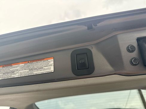 Used 2018 Toyota Sienna Limited Premium AWD/4WD image 9