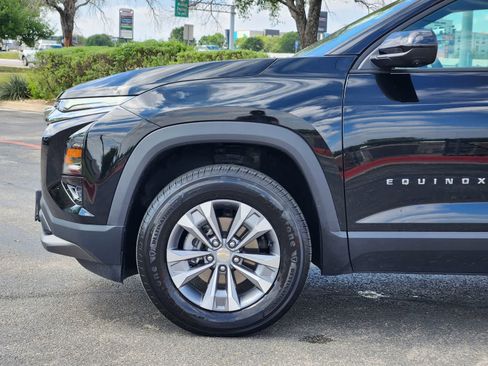 Used 2025 Chevrolet Equinox LT w/ Safety and Technology Package image 8
