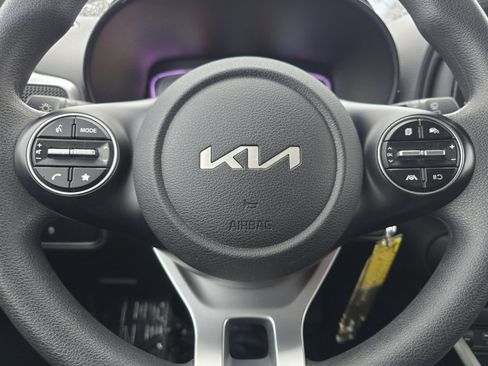 Used 2023 Kia Soul LX image 15