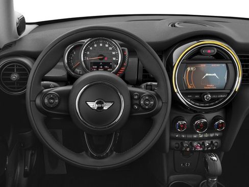 Used 2018 MINI Cooper 2-Door Hardtop FWD image 7