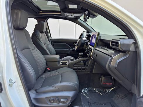 Used 2024 Toyota Tacoma TRD Sport w/ TRD Sport Premium Package image 16