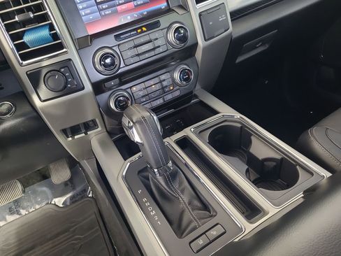 Used 2015 Ford F150 Lariat w/ Equipment Group 502A Luxury AWD/4WD image 17