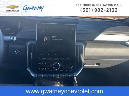 Used 2025 GMC Acadia Elevation image 17