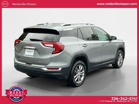 Used 2024 GMC Terrain SLT image 6