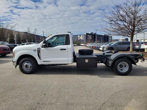 Used 2024 Ford F350 XLT image 6