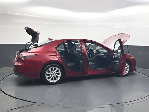 Used 2022 Toyota Camry LE FWD image 38