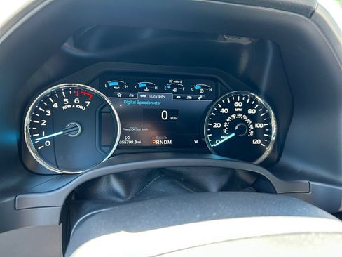 Used 2020 Ford F150 Lariat w/ Equipment Group 502A Luxury AWD/4WD image 14