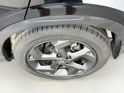 Used 2023 Hyundai Venue SEL image 29