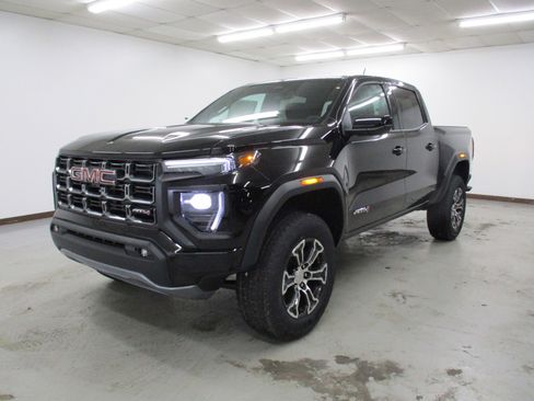 New 2025 GMC Canyon AT4 w/ AT4 Premium Package image 1