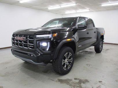New 2025 GMC Canyon AT4 w/ AT4 Premium Package