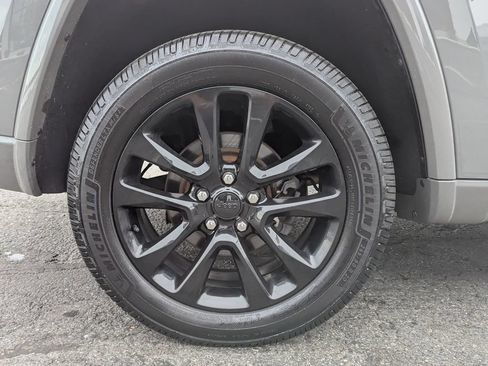 Used 2020 Jeep Grand Cherokee Altitude AWD/4WD image 56