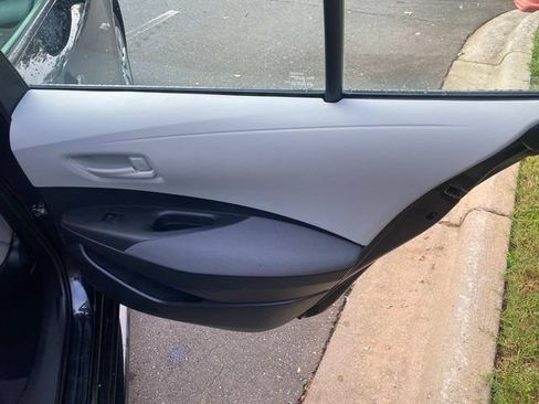 Used 2022 Toyota Corolla LE FWD image 33