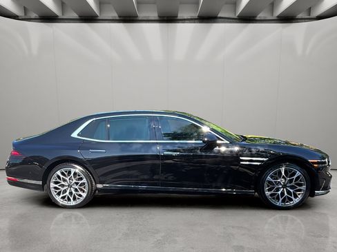 Used 2024 Genesis G90 3.5T AWD/4WD image 6