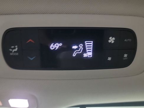 Used 2019 Chrysler Pacifica Limited FWD image 22