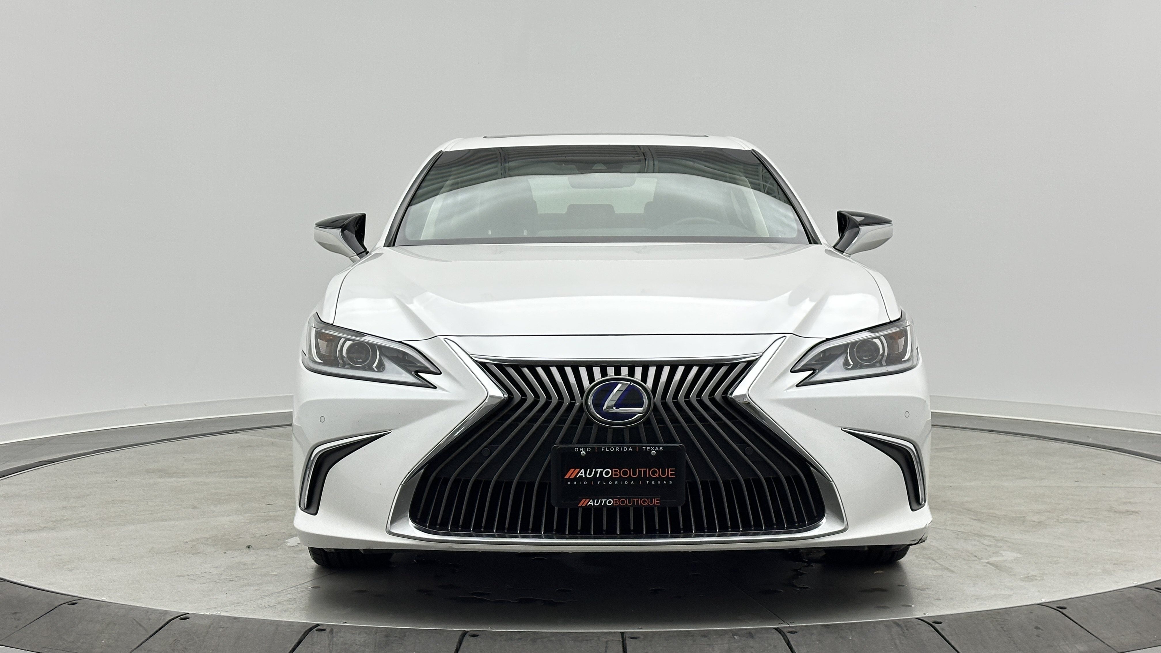 Used 2021 Lexus ES 300h w/ Accessory Package FWD image 2