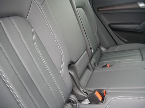 Certified 2023 Audi Q5 2.0T Premium w/ Convenience Package image 39