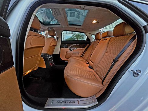 Used 2019 Jaguar XJ L Supercharged image 22