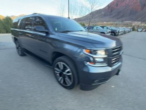 Used 2020 Chevrolet Suburban Premier image 2