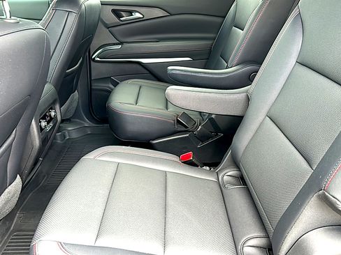 Used 2025 Chevrolet Traverse Z71 AWD/4WD image 19