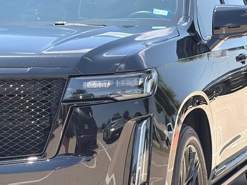 Used 2023 Cadillac Escalade ESV Sport w/ Touring Package AWD/4WD image 4